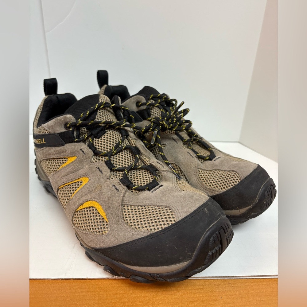Men’s Merrell Hiking Sneakers, Size 12W GS4